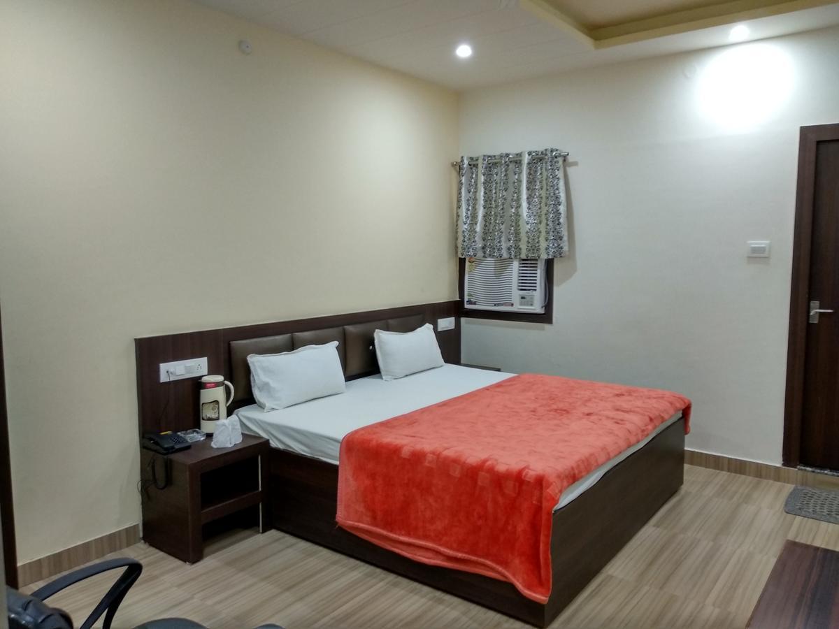 Morena Oyo 60976 Hotel Shree Ji מראה חיצוני תמונה