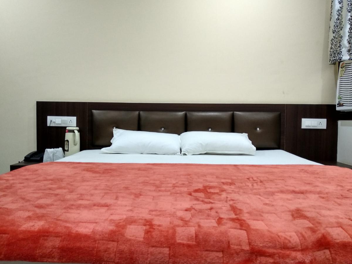 Morena Oyo 60976 Hotel Shree Ji מראה חיצוני תמונה
