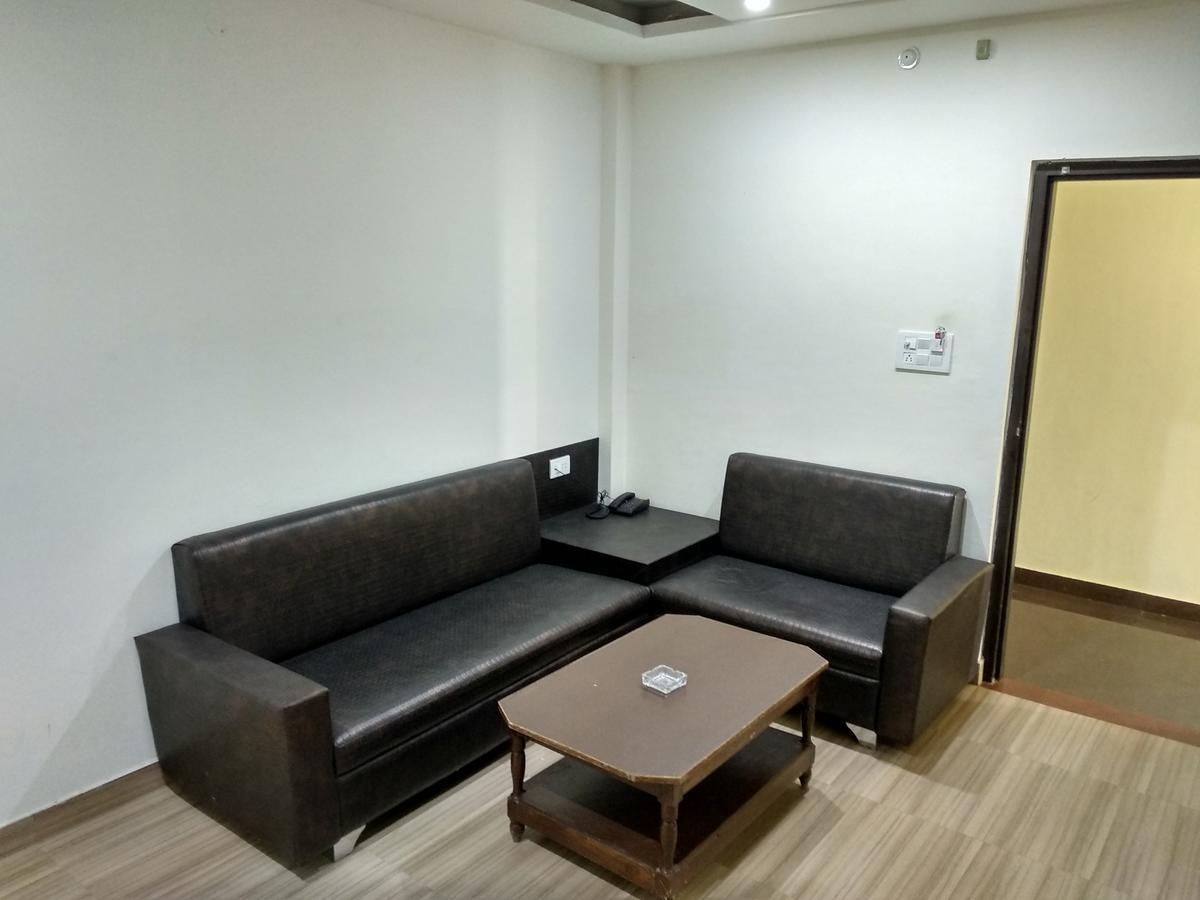 Morena Oyo 60976 Hotel Shree Ji מראה חיצוני תמונה