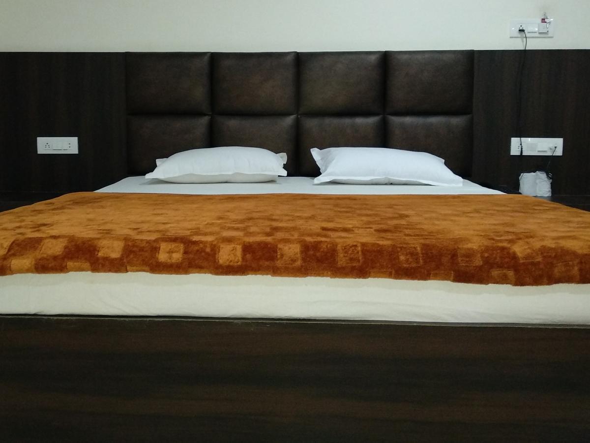 Morena Oyo 60976 Hotel Shree Ji מראה חיצוני תמונה